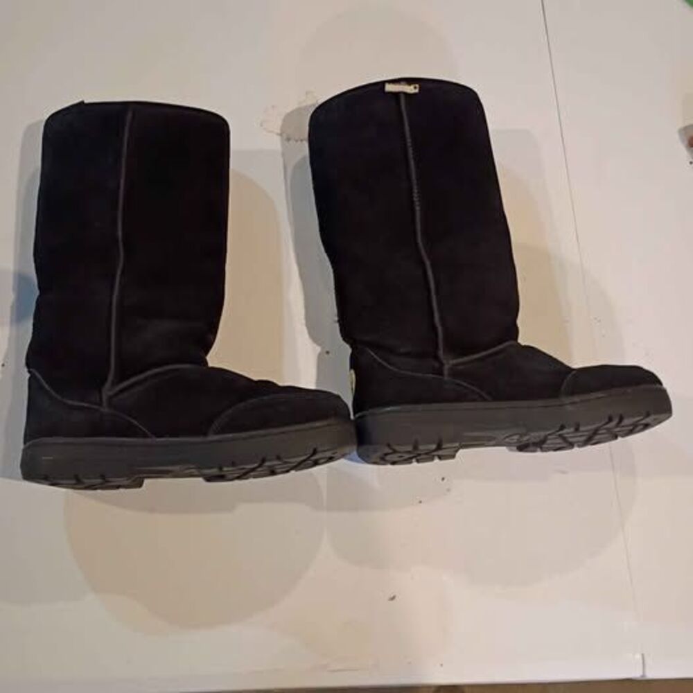 Bearpaw Black Suede Boots